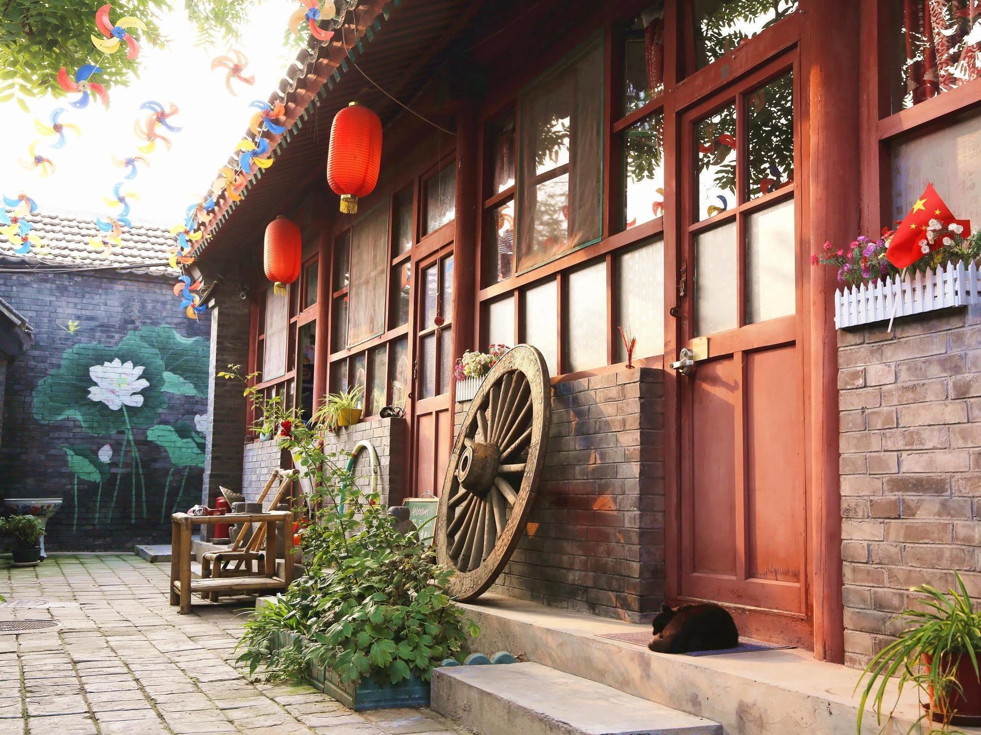 Templeside Lian Lian Hutong Hotel 2*